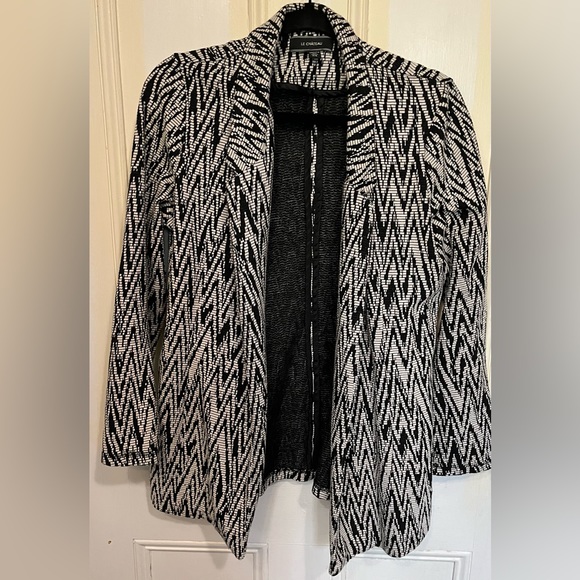 Le Chateau Long Sleeve Patterned Blazer with Belt Small - Picture 2 of 11